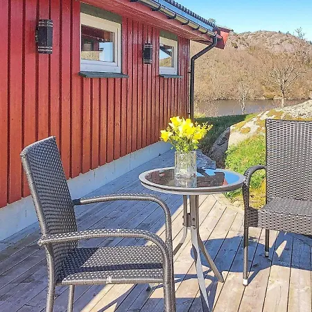 5 Person In Lyngdal *