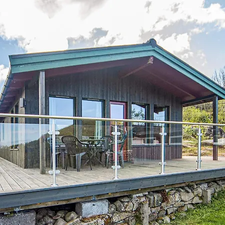 5 Person In Lyngdal *