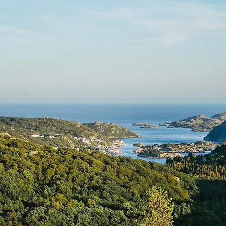 5 Person In Lyngdal *