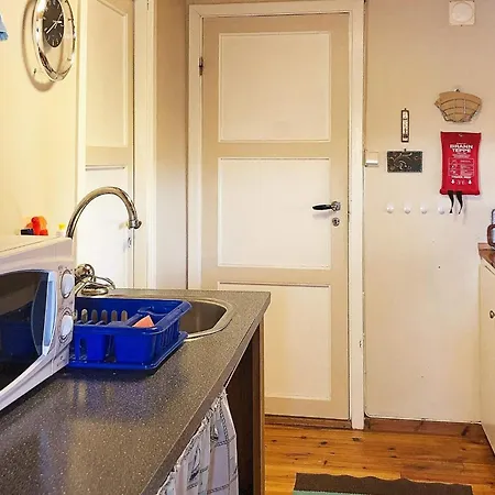 5 Person In Lyngdal-by Traum * Korshamn (Vest-Agder)