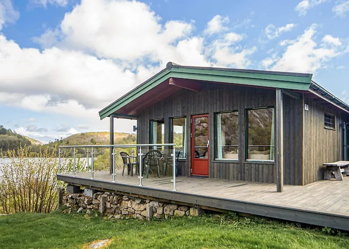 5 Person In Lyngdal-by Traum