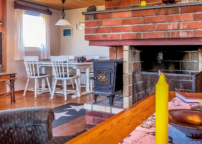 5 Person In Lyngdal-by Traum
